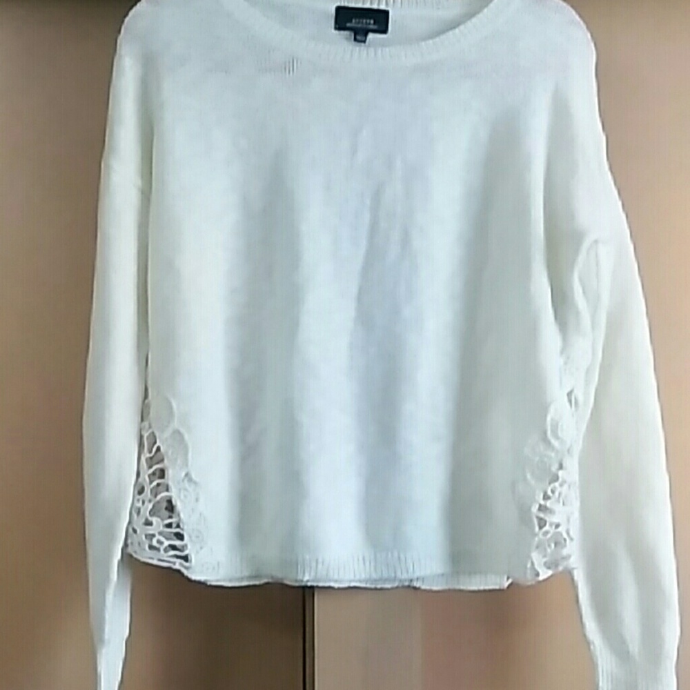 Off white sweater